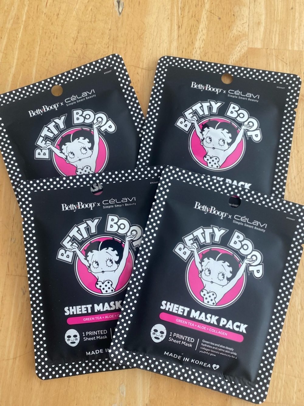 Set of 4 Betty Boop Sheet Masks w green tea aloe & collagen NWT